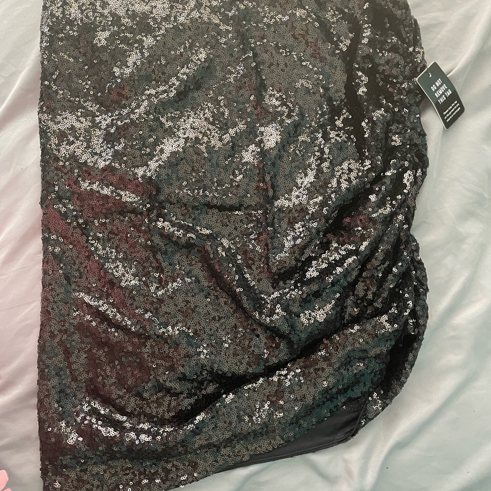 Black sequins size 12 skirt with side ruched